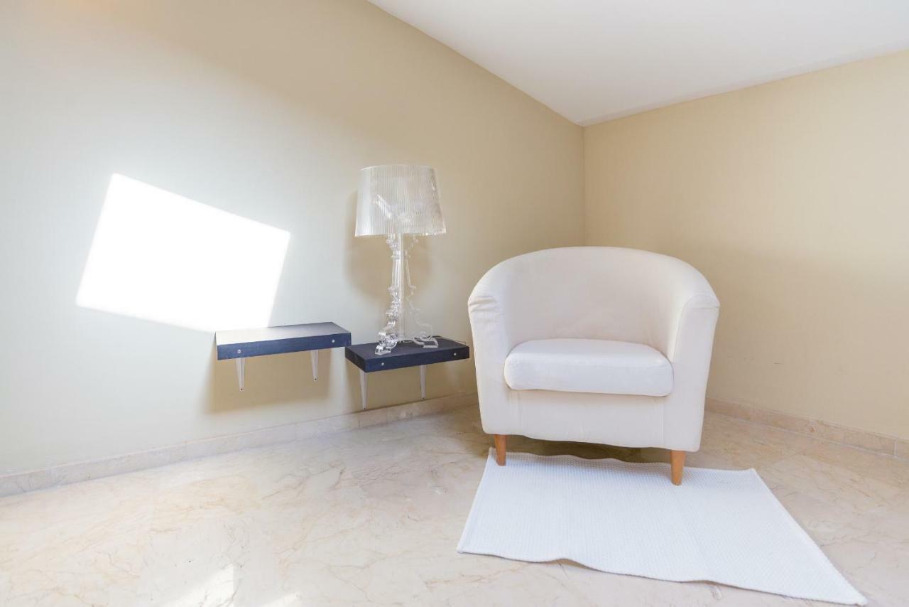 Gr3-Renovated Apt Next To Old Town With Cozy Terrace Lägenhet Málaga Exteriör bild