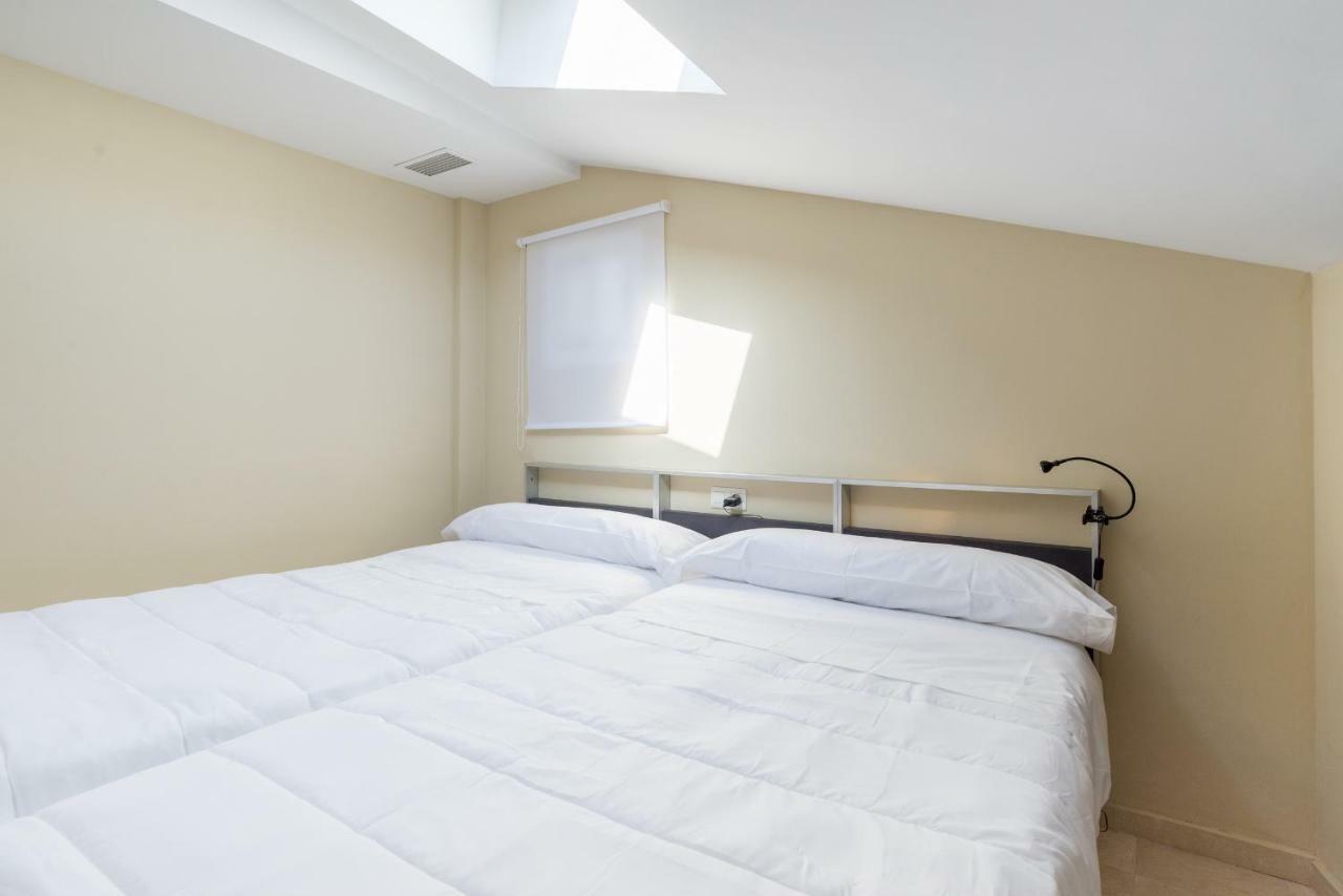 Gr3-Renovated Apt Next To Old Town With Cozy Terrace Lägenhet Málaga Exteriör bild